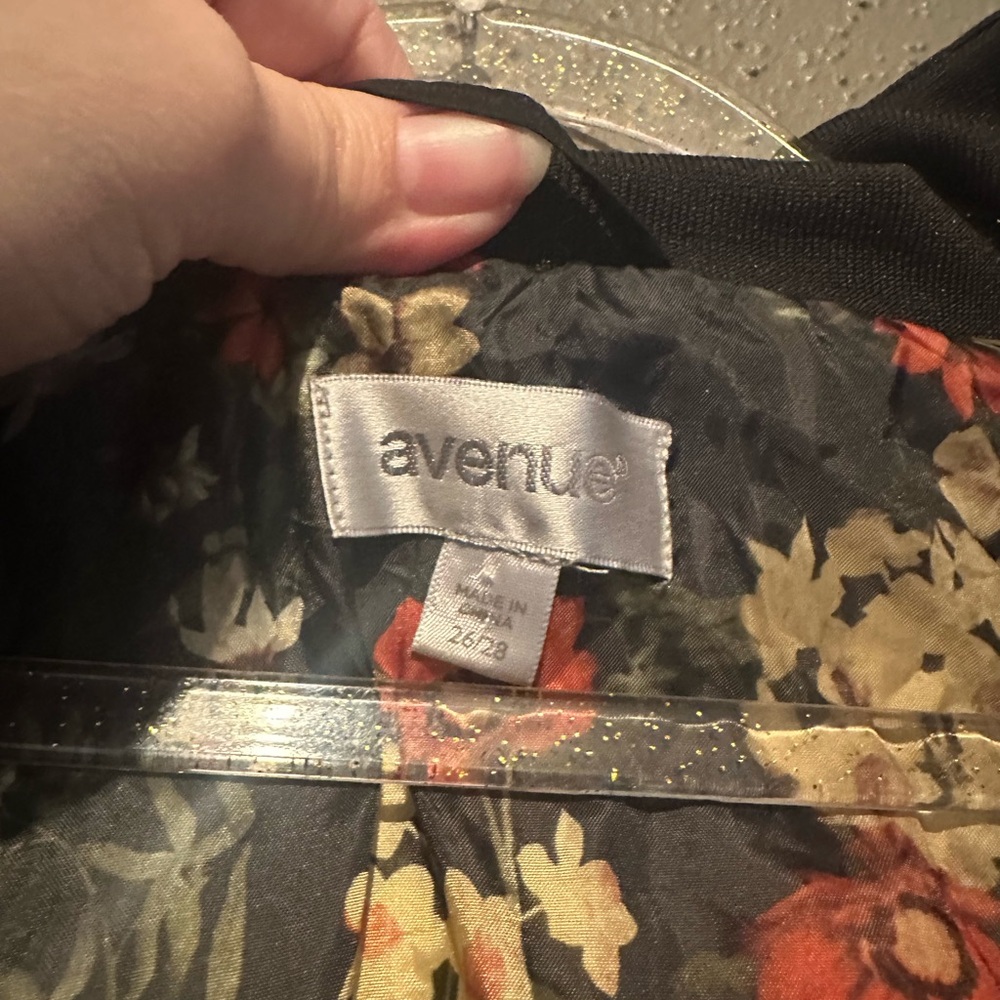 Avenue Black Quilted Hooded Jacket - Picture 10 of 10